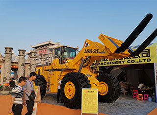 أكبر محمل للرافعة الشوكية في العالم معروض في الصين (نانان) shuitou معرض الحجر الدولي